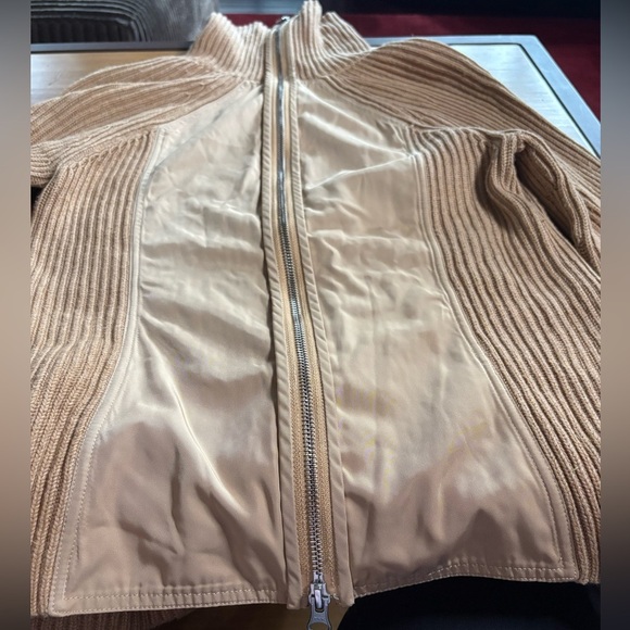 GUC KF KaufmanFranco- Zip Back Turtleneck in Color Camel. Size M - Picture 9 of 11